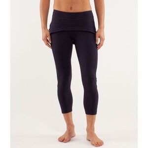 Lululemon Black Swan Deep Purple Steadfast Crop Skirted Leggings EUC Size 4